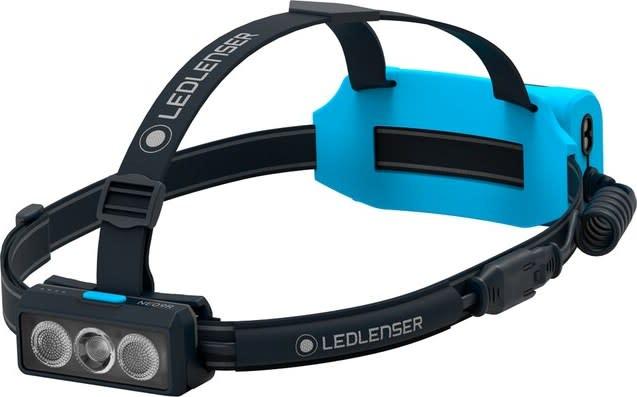 Led Lenser Neo9R hodelykt med batteripakke og rødt baklys bak